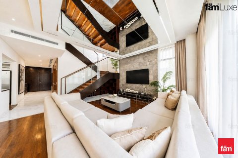 Villa in Dubai, UAE 5 bedrooms, 460 sq.m. № 710162 - photo 6