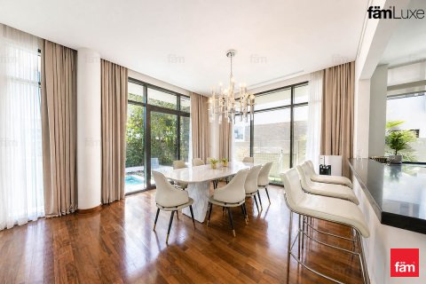 Villa in Dubai, UAE 5 bedrooms, 460 sq.m. № 710162 - photo 9