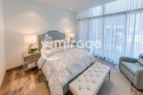 Villa in Abu Dhabi, UAE 5 bedrooms, 650 sq.m. № 579911 - photo 8