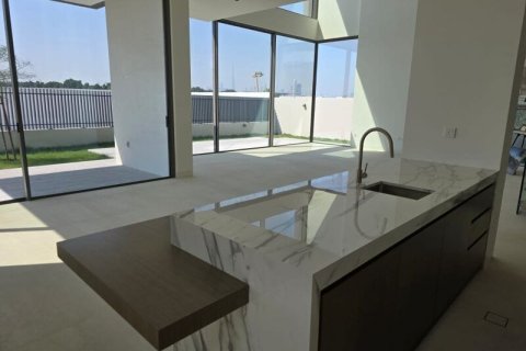 Villa in Nadd Al Sheba, Dubai, UAE 4 bedrooms, 597 sq.m. № 693284 - photo 2
