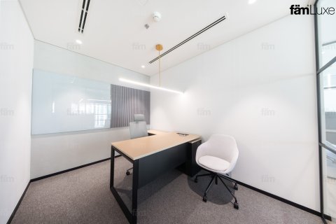 Iroda itt: Dubai, EAE, 160.9 m², azonosító: 687429 - fénykép 12