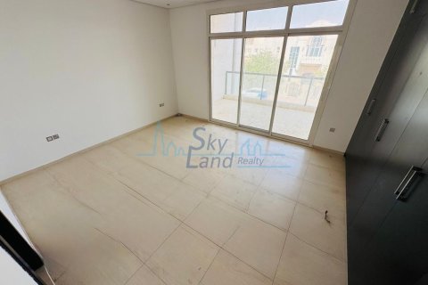Vila di Umm Suqeim, Dubai, UAE 5 bilik tidur, 418.1 meter persegi № 645511 - foto 5