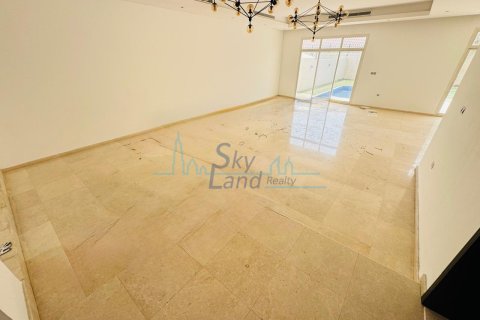 Vila di Umm Suqeim, Dubai, UAE 5 bilik tidur, 418.1 meter persegi № 645511 - foto 19