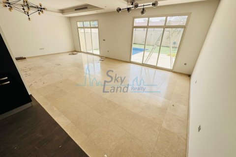 Vila di Umm Suqeim, Dubai, UAE 5 bilik tidur, 418.1 meter persegi № 645511 - foto 12