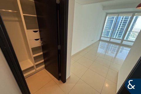 Apartament de închiriat în Jumeirah Lake Towers, Dubai, EAU 3 dormitoare, 225 mp. №668030 - poză 10