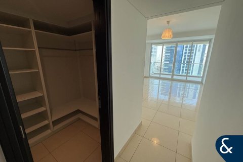 Apartament de închiriat în Jumeirah Lake Towers, Dubai, EAU 3 dormitoare, 225 mp. №668030 - poză 15