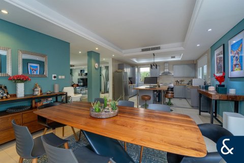 Vila di Living Legends, Dubai, UAE 4 bilik tidur, 267 meter persegi № 668032 - foto 7