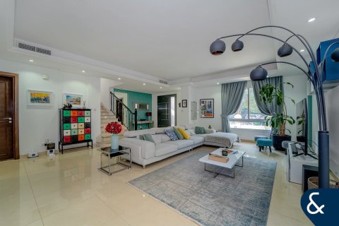 Vila di Living Legends, Dubai, UAE 4 bilik tidur, 267 meter persegi № 668032 - foto 3