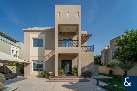 Vila di Living Legends, Dubai, UAE 4 bilik tidur, 267 meter persegi № 668032 - foto 1