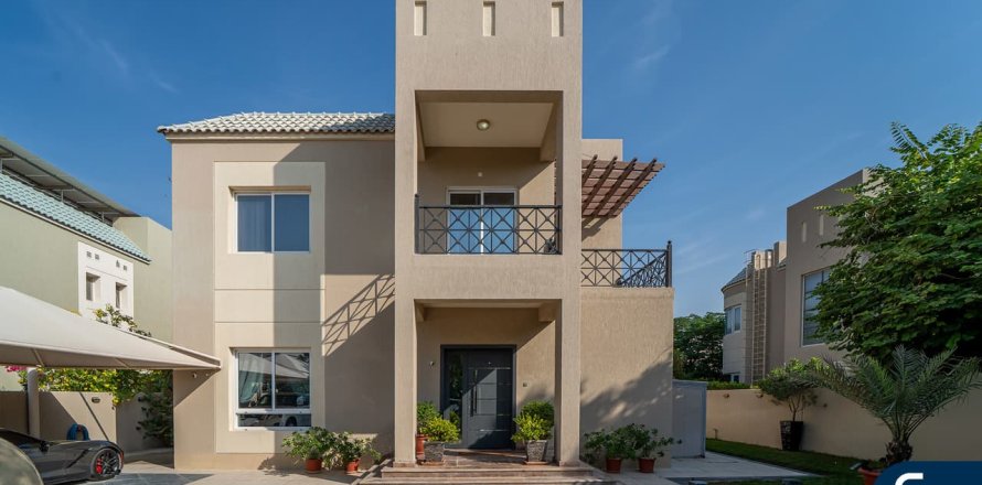 Vilë në Living Legends, Dubai, Emiratet e Bashkuara Arabe 4 dhoma gjumi, 267 m2. № 668032