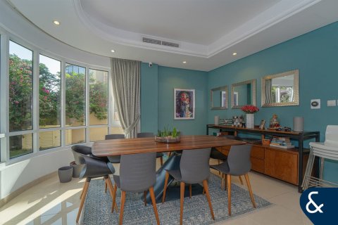 Vila di Living Legends, Dubai, UAE 4 bilik tidur, 267 meter persegi № 668032 - foto 6