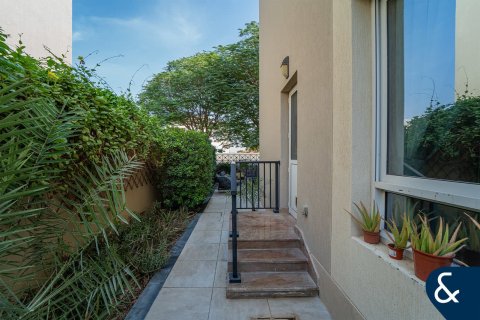 Vila di Living Legends, Dubai, UAE 4 bilik tidur, 267 meter persegi № 668032 - foto 22