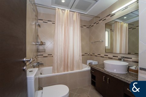 Vila di Living Legends, Dubai, UAE 4 bilik tidur, 267 meter persegi № 668032 - foto 12