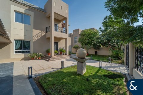 Vila di Living Legends, Dubai, UAE 4 bilik tidur, 267 meter persegi № 668032 - foto 25