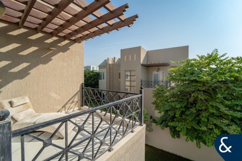 Vila di Living Legends, Dubai, UAE 4 bilik tidur, 267 meter persegi № 668032 - foto 21