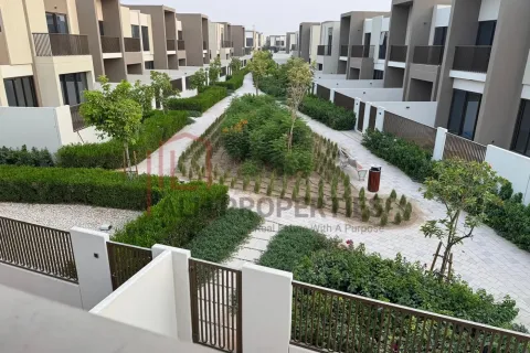 טאונהאוס למכירה ב Dubai Land, Dubai, איחוד האמירויות  4 חדרי שינה, 234 מ"ר, מספר 690316 - תמונה 9