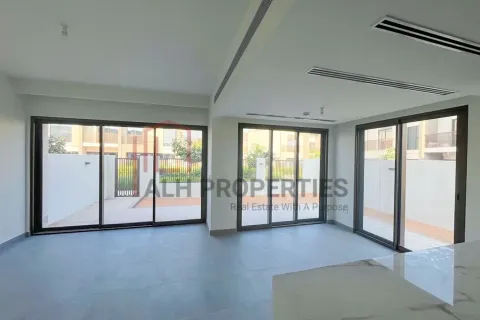 טאונהאוס למכירה ב Dubai Land, Dubai, איחוד האמירויות  4 חדרי שינה, 234 מ"ר, מספר 690316 - תמונה 2