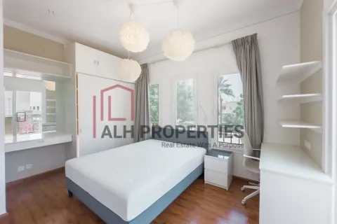 Vilë në The Springs, Dubai, Emiratet e Bashkuara Arabe 3 dhoma gjumi, 247 m2. № 690311 - Foto 16