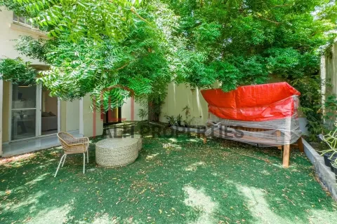 Vilë në The Springs, Dubai, Emiratet e Bashkuara Arabe 3 dhoma gjumi, 247 m2. № 690311 - Foto 27