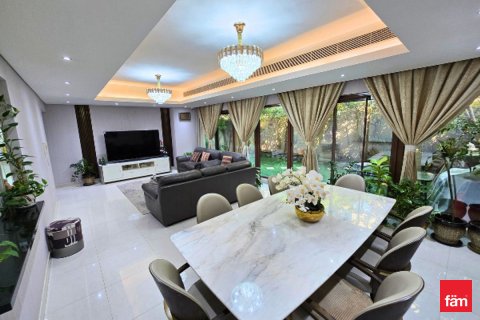 Vilă de închiriat în Meydan, Dubai, EAU 4 dormitoare, 218 mp.  №655680 - poză 22