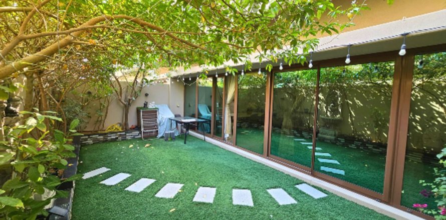 Meydan, Dubai, UAE의 빌라 침실 4개, 218제곱미터 번호 655680