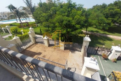 Rijtjeshuis te koop in Al Hamra Village, Ras Al Khaimah, VAE 3 slaapkamers, 259 vr.m., nr 575642 - foto 11