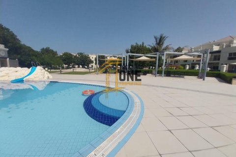 Rijtjeshuis te koop in Al Hamra Village, Ras Al Khaimah, VAE 3 slaapkamers, 259 vr.m., nr 575642 - foto 17