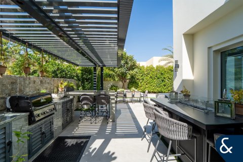 Arabian Ranches, Dubai, संयुक्त अरब अमीरात में विला, 5 बेडरूम, 474 वर्ग मीटर, संख्या 697929 - फ़ोटो 24