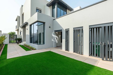 Townhouse de închiriat în Jebel Ali, Dubai, EAU 4 dormitoare, 343 mp. №740191 - poză 2