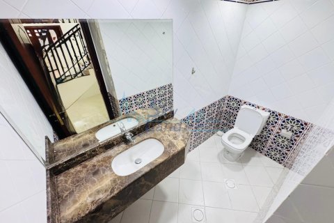 Villa itt: Al Barsha, Dubai, EAE, 5 hálószoba, 371.6 m², azonosító: 646432 - fénykép 17