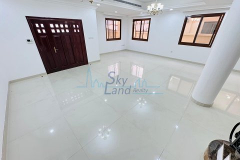 Villa itt: Al Barsha, Dubai, EAE, 5 hálószoba, 371.6 m², azonosító: 646432 - fénykép 3