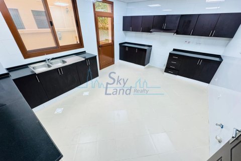 Villa itt: Al Barsha, Dubai, EAE, 5 hálószoba, 371.6 m², azonosító: 646432 - fénykép 7