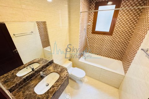 Villa itt: Al Barsha, Dubai, EAE, 5 hálószoba, 371.6 m², azonosító: 646432 - fénykép 19