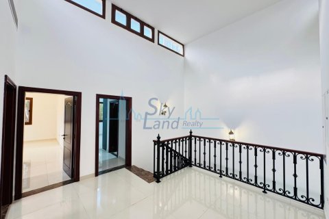 Villa itt: Al Barsha, Dubai, EAE, 5 hálószoba, 371.6 m², azonosító: 646432 - fénykép 16