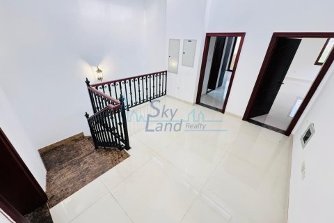 Villa itt: Al Barsha, Dubai, EAE, 5 hálószoba, 371.6 m², azonosító: 646432 - fénykép 4