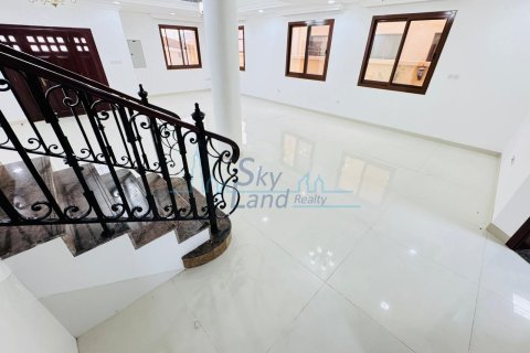 Villa itt: Al Barsha, Dubai, EAE, 5 hálószoba, 371.6 m², azonosító: 646432 - fénykép 1