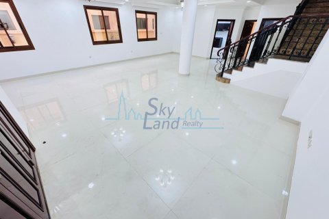 Villa itt: Al Barsha, Dubai, EAE, 5 hálószoba, 371.6 m², azonosító: 646432 - fénykép 2