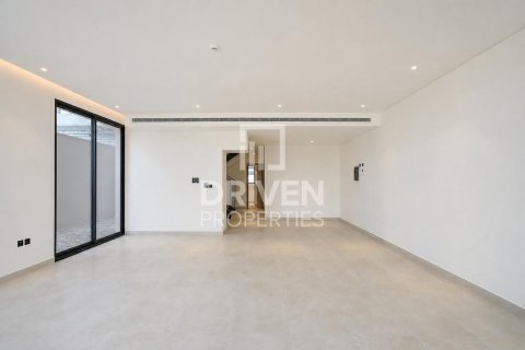 Villa te huur in Dubai Land, Dubai, VAE 3 slaapkamers, 281.59 vr.m., nr 746694 - foto 7
