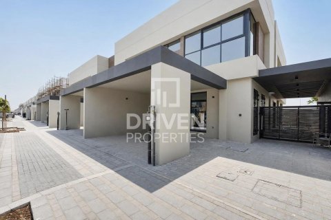 Villa te huur in Dubai Land, Dubai, VAE 3 slaapkamers, 281.59 vr.m., nr 746694 - foto 27