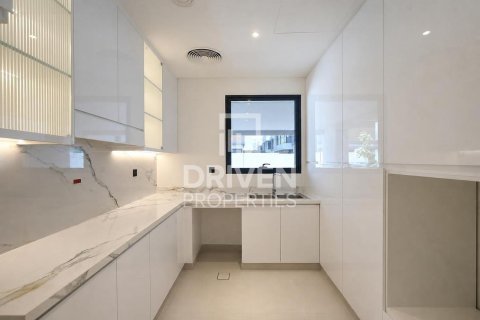 Villa te huur in Dubai Land, Dubai, VAE 3 slaapkamers, 281.59 vr.m., nr 746694 - foto 24