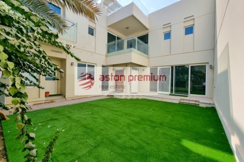 Villa asukohaga The Sustainable City, Dubai, AÜE: 3 magamistoaga, 316 m² Nr 697277