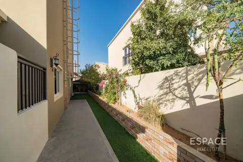 Müüa villa asukohaga Dubai Land, Dubai, AÜE: 4 magamistoaga, 209 m² Nr 737907 - pilt 19