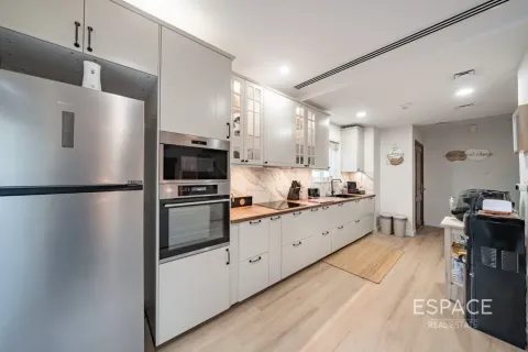 Müüa villa asukohaga Dubai Land, Dubai, AÜE: 4 magamistoaga, 209 m² Nr 737907 - pilt 3