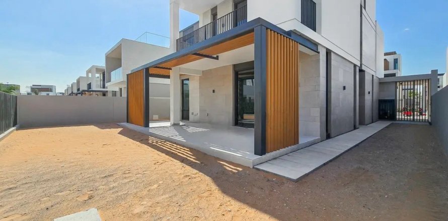 ویلا در Dubai ، امارات متحده عربی 4 خوابه ، 448.8 متر مربع.  شماره 718062