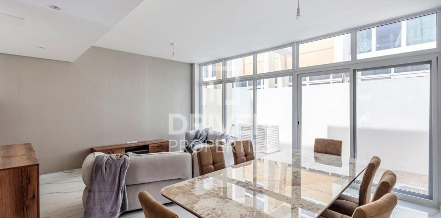 Řadový dům v DAMAC Hills (Akoya by DAMAC), Dubai, SAE 3 ložnice, 162 m² Č.: 683852
