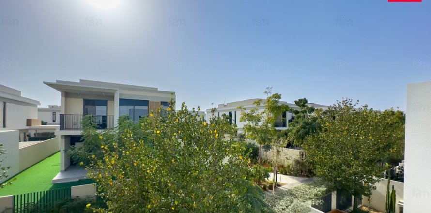 Villa itt: Tilal Al Ghaf, Dubai, EAE, 3 hálószoba, 142.1 m², azonosító: 692992