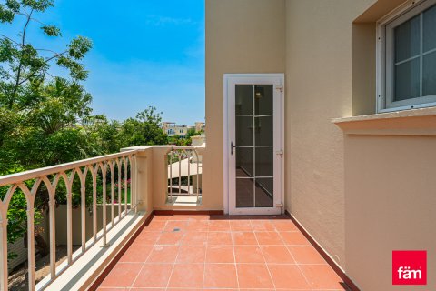 Villa te koop in Dubai, VAE 3 slaapkamers, 255.4 vr.m., nr 692990 - foto 2