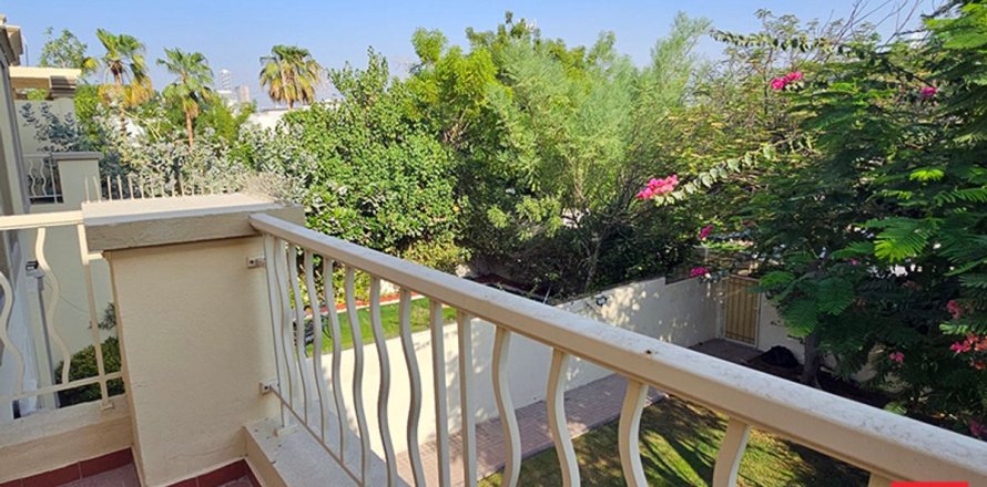 Villa in Dubai, VAE 3 slaapkamers, 255.4 vr.m. nr 692990