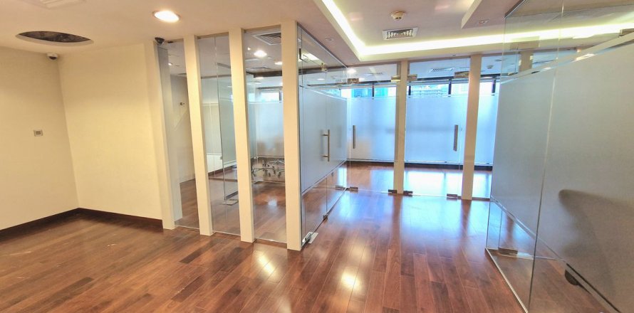 Pejabat di Dubai, UAE 125.5 meter persegi № 691208