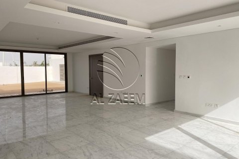 Vila na Yas Island, Abu Dhabi, SAE 6 ložnice, 1047 m² Č.: 614925 - fotografie 6